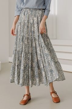 Casual Chiffon Maxi Skirt With Floral Print, Floral Chiffon Tiered Maxi Skirt, Chiffon Tiered Maxi Skirt With Floral Print, Korean Long Skirt Outfits, Korean Long Skirt, Casual Maxi Skirts, Long Skirt Outfits For Summer, Maxi For Women, Cute Maxi Skirts