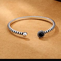 Beautiful Vintage Style Silver Cuff Bracelet High Quality Silver Plated Has 925 Stamp Fendi Bracelet, Expandable Bangle Bracelet, Howlite Bracelet, Wood Bead Bracelet, Rhinestone Fashion, Silver Bead Bracelet, Cuff Bangle Bracelet, Simple Bracelets, Braided Leather Bracelet