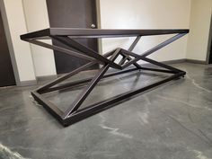 a table that is sitting on the floor