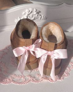 Ultra Mini Uggs, Cute Uggs, Uggs With Bows, Soft Pink Theme, Pink Lifestyle, Pretty Pink Princess, Soft Girl Aesthetic, Pink Bows