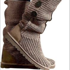 New Big Kid Ugg Crochet Ugg Boots, Black Patent Boots, Black Winter Boots, Ugg Classic Tall, Classic Ugg Boots, Ugg Boots Australia, Ugg Style, Bow Boots, Bailey Bow Uggs