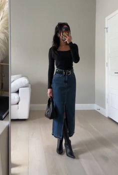 Skirt Outfits Fall, Looks Country, Denim Skirt Outfits, Maxi Skirt Outfits, Fashion Mistakes, Modest Fashion Outfits, Autumn Outfit, Outfit Inspo Fall, Looks Style