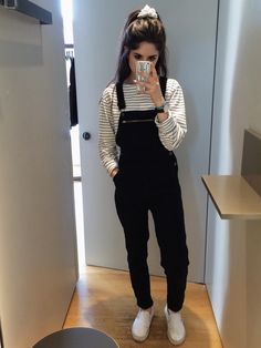 𝘱𝘪𝘯𝘵𝘦𝘳𝘦𝘴𝘵 - 𝘢𝘣𝘪𝘨𝘢𝘪𝘭𝘮𝘮𝘰𝘰𝘥𝘺 Overalls Grunge, 2016 Outfits, Black Overall Dress, Look Grunge, Global Dress, Chique Outfits, Fashion Grunge, Grunge Look, Outfits Black