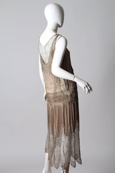 1920S Champagne Silver Silk Lamé Cocktail Dress With Beaded Spiderweb Metallic Beaded Spiderweb, 1920s Champagne, Art Deco Lace, 1920s Evening Dress, Colorful Gown, Lace Made, Velvet Cocktail Dress, Look Retro, Silver Silk