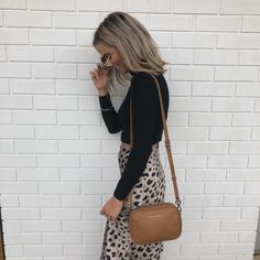 Sick Clothes, Crossbody Handbags, Tumblr Outfits, Fashion Hair Accessories, Fashion Lookbook, Fall Winter Outfits, Leather Crossbody Bag