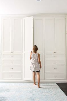 Closet Built Ins: The Genius Way to Convert Your Basic Space for Max Storage! Cabinet Closet Design, Built In Office Desk And Cabinets Small Space, Build In Wardrobe Ideas Small Spaces, Desk In Walk In Closet, Room Cabinets Bedrooms, White Closet Ideas, Cabinetry Bedroom, Build In Wardrobe Ideas, Closet With Desk