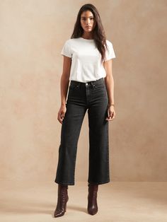 High-Rise Slim Wide-Leg Cropped Jean | Banana Republic Wide Leg Crop Pants Outfit, Cropped Pants Outfit, Cropped Jeans Outfit, Wide Leg Outfit, Wide Leg Jeans Outfit, Wide Leg Pants Outfit, Leg Pants Outfit, Cropped Wide Leg Jeans, Jeans Outfits