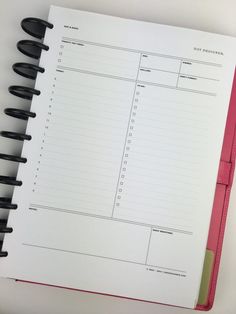 I’m normally not someone that gravitates towards a daily planner but since I’m trying different weekly planners I figured I may as well give day to a page planners a go. Given the popul… Tul Planner Ideas, Tul Notebook Ideas, Project Planners, Diy Planner Notebook Layout, Organize Thoughts, Day Designer Planner, Planners Ideas, Arc Planner, Notebook Template