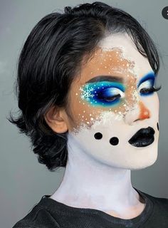 Winter Sfx Makeup, Christmas Fantasy Makeup, Snow Makeup Looks Ice Queen, Scary Ice Queen Makeup, Blue Avant Garde Makeup, Christmas Makeup, Halloween Makeup, Makeup Looks, Halloween