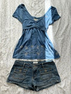 Outfit inspo, inspiration, aesthetic, summer, babydoll top/shirt, fashion, 2000s, hollister Dream Clothes, Look Cool