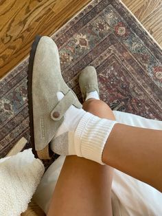 Birkenstock Clog, Birkenstock Outfit, Clogs Outfit, Clogs For Women, Boston Clogs, Dr Shoes, Shoe Wishlist, Fall Fits