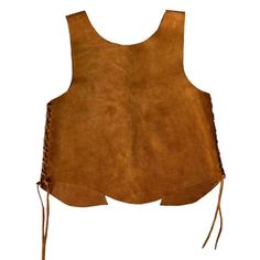 100% handmade Argentine leather suede top. A versatile Argentine leather top. A versatile top which can be used anytime, seasonless. Wear it alone or with a shirt below. The back is open.A garment that will last you forever!Leather is a unique material, that's why each top can be subtly different from the other, and that's the beauty of this material.How to care for leather?Try not to get it wet (or with rainwater). If it gets wet, just wipe it with a dry cloth to absorb the excess and let it dr Badass Outfit, Suede Top, Oil Stain, Suede Tops, Bags Handmade, Fuchsia Color, Denim Patchwork, Leather Bags Handmade, Unique Materials