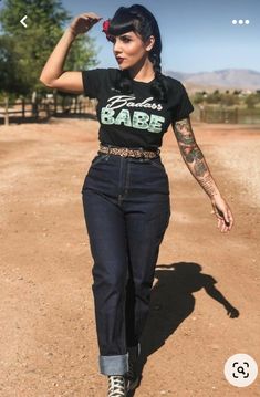 Gothabilly Outfits, Gothabilly Aesthetic, Punk Wardrobe, Rockabilly Jeans, Rock A Billy Fashion, Stile Pin Up, Rockabilly Looks, Rockabilly Girl