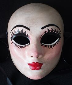 Vintage Masks Halloween, Scary Doll Mask, Mask Ideas Halloween, Broken Doll Mask, Creepy Masks Aesthetic, Porcelain Face Mask, Halloween Mask Painting, Porcelaine Mask, Porcelain Doll Face Mask