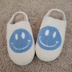 Women's Smiley Face Slippers White/Blue Slippers - Size 7/8 (Brand New) This Pair Of Slippers Are Brand New - Never Worn. Please View Pictures For Details. Cute Design! No Returns So Please Reach Out With Any Questions. Thank You For Looking! Trendy Blue Slippers With Round Toe, Trendy Blue Round Toe Slippers, Super Soft Casual Slippers For Spring, Casual Super Soft Slippers For Spring, Casual Blue Flat Slippers, Blue Non-slip Casual Slippers, Blue Casual Slippers With Round Toe, Casual Blue Slippers With Round Toe, Comfortable White Casual Slippers