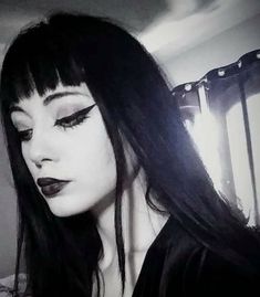 Traditional Goth, Straight Black Hair, Gothic Hairstyles, Goth Stuff, Goth Look, Goth Women