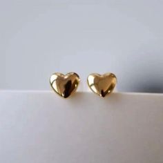 - Brilliant Tiny Gold Heart Stud Earrings W/ Long Post. - Material: Solid Au750 18k Gold; Au750 Stamps. - Color: Yellow Gold; - Size: Diameter Of Heart Is 0.16"(4mm); 11mm Post; - Package: A Pair Studs And 18k Gold Backs; Comes With A Jewelry Pouch. Reasonable Offers Are Welcome! Bundle More Items And Save More! Girls Rings, Jewellery Dainty, Gold Heart Stud Earrings, Simple Gold Earrings, Gold Heart Studs, Gold Jewellry, Gold Heart Earring, Tiny Stud Earrings, Jewelry Lookbook