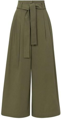 Max Mara Cotton Wide-Leg Cropped Chinos Celana Jogger Wanita, Hijab Stile, Stile Casual Chic, Pants Women Fashion, Muslim Fashion Outfits, Stylish Dress Designs, Girls Fashion Clothes, Fashion Sewing, Muslim Fashion