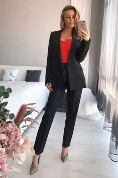 English Teacher Outfits For School & Private Tutoring Black Formal Pants Women Outfit, Black Pantsuit Women Formal, Womens Pant Suits Business, Black Formal Pants Women, Black Pant Suit Women, Black Pantsuit Women, Banking Outfits, Executive Assistant Outfit, Banker Outfits