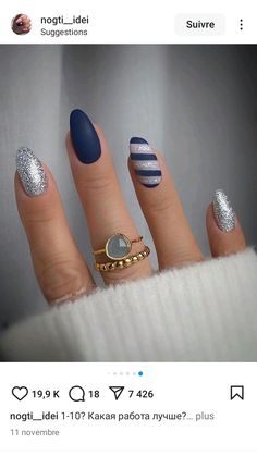 January 2023 Nails, New Year Nails Design 2022, Navy And Silver Nails, January Nails Ideas, Winter Nails Gel, Blue And Silver Nails, Silver Nail, Smink Inspiration