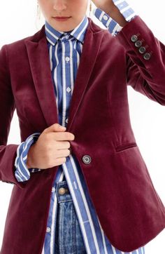 Burgundy Blazer Outfit Woman, Velvet Jacket Outfit, Writer Style, Velvet Blazer Outfit, Burgundy Velvet Blazer, Red Velvet Jacket, Daily Uniform, Burgundy Outfit