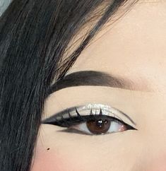 Art Eyeliner, Learn Makeup, Eyeliner Styles, Makeup Challenges, Make Tutorial, Make Up Inspo, Makeup Clothes, Makeup Looks Tutorial, Grunge Makeup