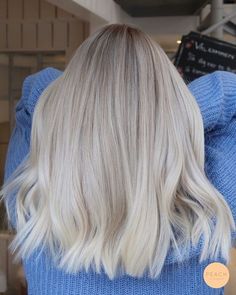 Cool Blonde Balayage Hair, Short Blonde Hair Bridesmaid, Platinum Blonde Hair With Ash Lowlights, Cool Beige Blonde Hair Balayage, Natural Blonde Hair Short, Light Blonde With Dark Roots, Blonde Hair Inspiration 2023, Short Vanilla Blonde Hair, Dimensional Vanilla Blonde