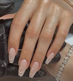 Neutral Nails Acrylic, Oval Acrylic Nails, Bridesmaids Nails, Nails Now, White Acrylic Nails, French Tip Acrylic Nails, Casual Nails, Classy Acrylic Nails