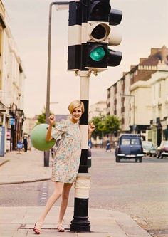 helenmccartney:  Twiggy in London, 1966. Twiggy Street Style, Twiggy Model, Twiggy Style, Boston Fashion, Swinging Sixties, Hijab Fashion Inspiration