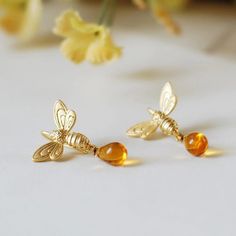 Metals Type: Zinc AlloyStyle: BohemiaFine or Fashion: FashionItem Type: EarringsEarring Type: Drop EarringsShape\pattern: AnimalMaterial: Metal Honey Bee Earrings, Honey Drops, Bee Lover Gifts, Bee Keeper, Glass Drop Earrings, Bee Jewelry, Bee Pendant, Gold Bee, Bee Necklace