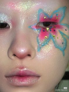 #makeupinspo #eyemakeup #unique #makeup Cool Makeup Looks Creative Full Face, Extra Makeup, Artsy Makeup, Halloween Creative, Graphic Makeup, Swag Makeup, Unique Makeup