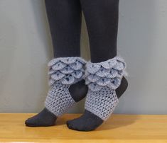 Baggy Socks, Crochet Crocodile Stitch Tutorial, Crochet Crocodile Stitch Pattern, Yoga Socks Pattern, Crochet Dragonfly, Crochet Yoga, Crochet Crocodile, Dance Socks, Alpaca Farm