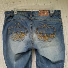 #applebottomjeans #depop #y2k #trashyy2k #capris #2000s #mcbling #bootswiththefur #jeans 2000s Fashion Denim, Music Video Set, Apple Bottom Jeans, 2000s Mcbling, Depop Y2k, Apple Bottoms, Trashy Y2k, Bottom Jeans, 2000s Fashion