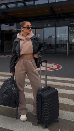 Follow & See more post collection in my pin bio, Thank you. Read more inspo & article at Our website. #jacket #outfit #style #cute #beauty #jacketoutfit #ootd #cute Cute Airport Outfit Winter, Cute Airplane Outfit, Fall New York Outfits, Airport Outfit Winter, Cute Airport Outfit, Plane Outfit, Comfy Airport Outfit, Flight Tips