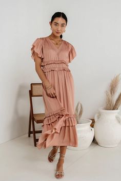 BLUSH MIDI DRESS Modest Pink Dress, Classy Clothing, Tulum Wedding, Blush Bridesmaid Dresses, Bridesmaids Dress, Wedding Prep, Feel Beautiful, Dress Midi, Simple Elegance