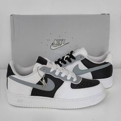 Sepatu Platform, Sepatu Air Jordan, Celana Jogger Wanita, Custom Nike Air Force 1, Custom Nike Air Force, Nike Shoes Air Force, Dr Shoes, Trendy Shoes Sneakers, Nike Shoes Girls