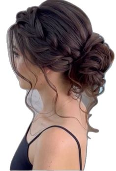 Low Bun Fancy, Bridesmaid Hair Updo Brunette, Low Bun Quince Hairstyles, Curly Low Bun Wedding Hair, Curled Up Do, Wisuda Hairstyle, Wedding Hairstyles Bun Low, Wedding Guest Hairstyles Bun, Prom Hair Low Bun