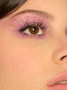 Glitter Makeup Halloween, Rave Party Makeup, Makeup For Festivals, Fun Eyeliner Looks, Festive Makeup, Freelance Makeup Artist, Magical Makeup