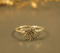 Daylight Rings, خواتم خطوبة, Hand Jewelry Rings, Pentathlon, Unique Gold Jewelry Designs, Silver Maple Leaf, Canadian Jewelry, Fall Rings, Modern Gold Jewelry