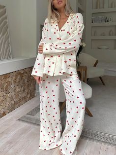 Heart Pjs, Two Piece Loungewear, Pijamas Women, Dirndl Outfit, Cute Pjs, Bandeau Tops, Amazon Favorites, Rock Outfit, Cardigan Style