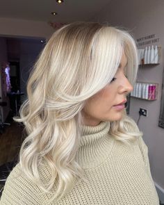 Root Smudge Blonde, Root Smudge, Blonde Hair With Roots, Rambut Brunette, Hair Shadow, Shadow Root, Dark Roots Blonde Hair