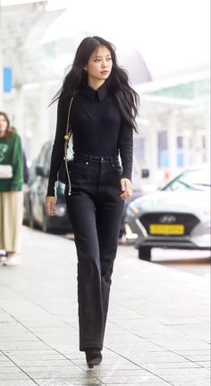 All Black Outfit, Kpop Fashion Outfits, 가을 패션, Airport Style, Airport Outfit, Kpop Outfits, Korean Outfits