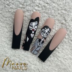 Addams Family Nail Art, Addams Family Nails, Vamp Nails, Unghie Sfumate, The Addams Family, Glow Nails, Painted Nail Art