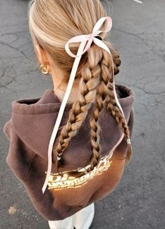 Cute Hair Styles For Concert, Hair Styles For Brunette, Cute Hairstyles To Do With Braids, Cute Blonde Hairstyles, White Girl Hairstyles, Hair Ideas Long Hair, Fun Hair Ideas, Simple Easy Hairstyles, Concert Hair