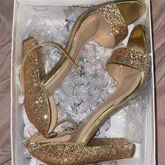 Women Heels Gold Glitter Brand New Heels Gold Glitter, Champagne Chunky Heels, Quince Shoes Heels Gold, Wedding Shoes Bride Gold, Sweet 16 Gold Dresses, Quinceanera Shoes Gold, Good Heels Prom, Gold Prom Shoes Heels, Royal Quinceanera Theme Gold