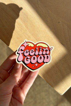 pink and red heart sticker with the text 'feelin' good' Doodle Branding, Business Stickers Logo, Designer Stickers, Graphic Design Text, Red Heart Design, Promotional Stickers, Jewellery Workshop, Sticker Heart, Diwali Cards