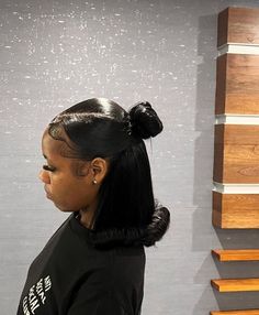 Bow Short Hairstyle, Short Hairstyles With Bow, Track Hair, Lace Wigs Styles, Hair Braid Patterns, Weave Ponytail Hairstyles, Braided Hairstyles For Black Women Cornrows, Black Ponytail Hairstyles