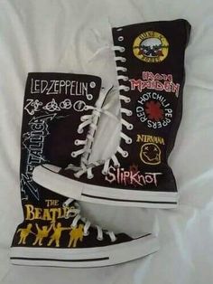 All Star Cano Alto, Emo Shoes, Johnny Ringo, Band Shoes, Grunge Shoes, Emo Style, Gothic Boots, Aesthetic Grunge Outfit