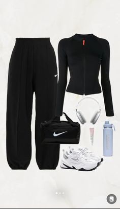 Sport Gym Outfit, Gym Inspo Outfits, Cute Everyday Outfits College, College Outfits For Winter, Cute Everyday Outfits For School Casual, Black Comfy Outfits, Black Sport Outfit, Outfit Para Gym, Korean Gym Outfit