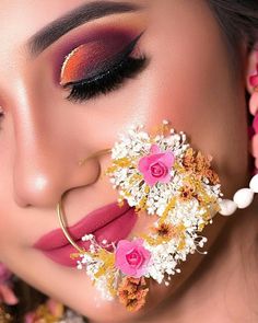 Nefertiti Art, Bride Eye Makeup, Indian Eye Makeup, Mehndi Makeup, Haldi Decoration, Indian Bride Makeup, Muslim Brides